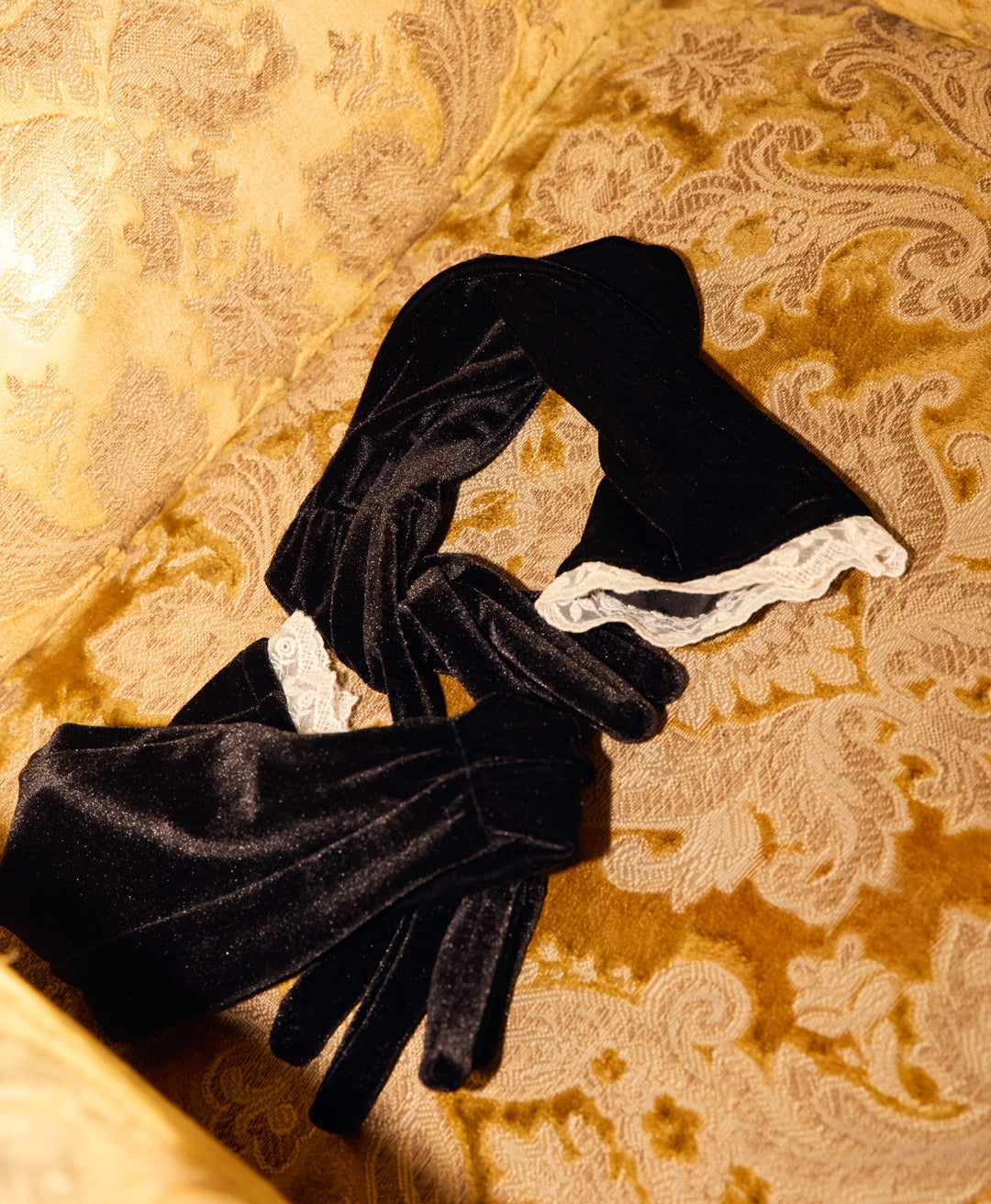 La Vie En Bow Velvet Gloves - Black | For Love and Lemons
